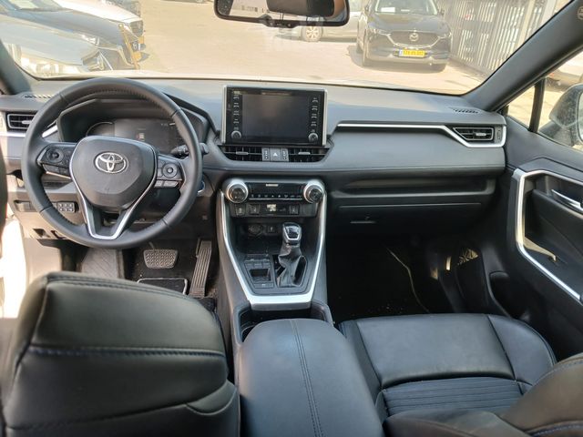 טויוטה RAV4
