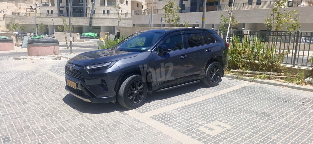 טויוטה RAV4