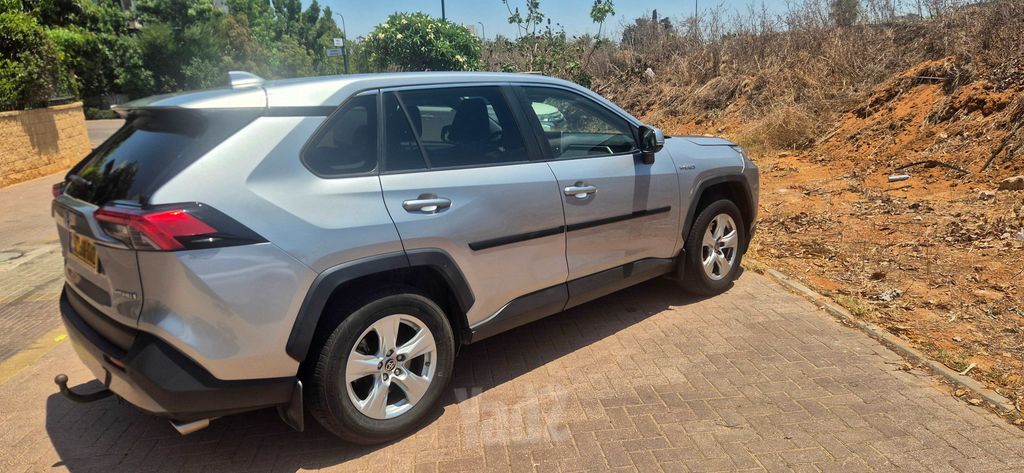 טויוטה RAV4