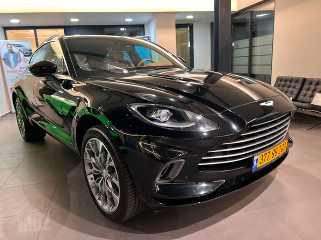 אסטון מרטין DBX
