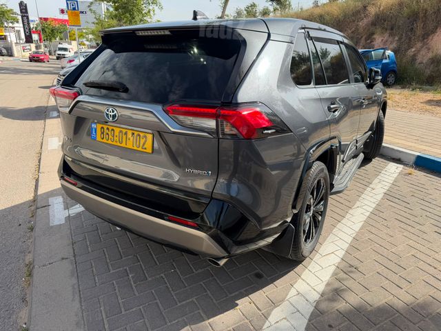 טויוטה RAV4