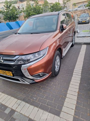 מיצובישי אאוטלנדר
