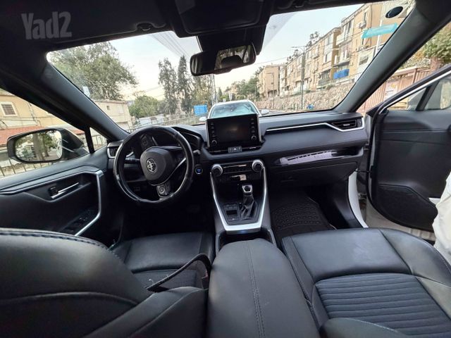 טויוטה RAV4