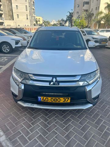 מיצובישי אאוטלנדר