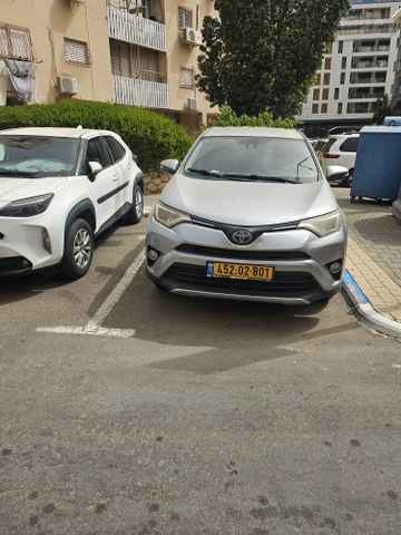 מודעת רכב טויוטה RAV4