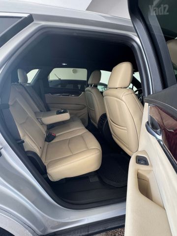 קאדילק XT5