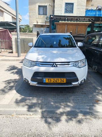 מיצובישי אאוטלנדר