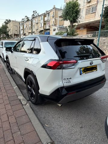 טויוטה RAV4