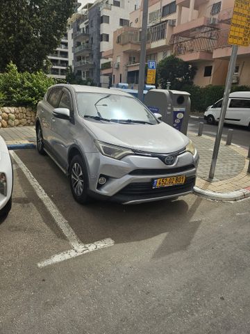 טויוטה RAV4