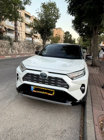 מודעת רכב טויוטה RAV4