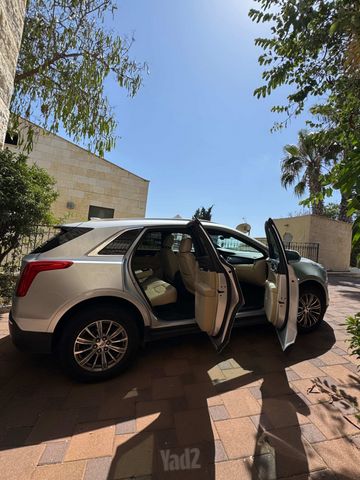 קאדילק XT5