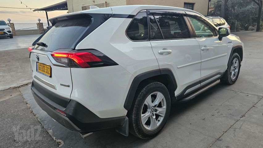 טויוטה RAV4