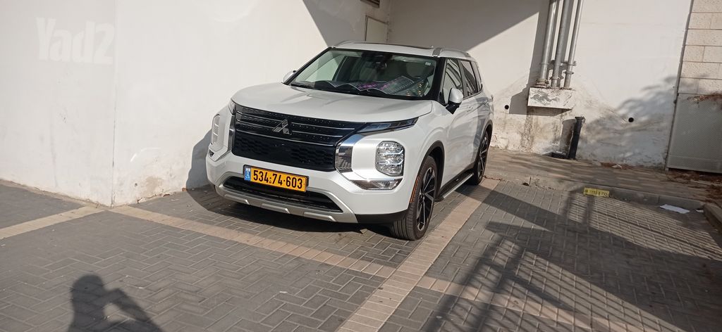 מיצובישי אאוטלנדר