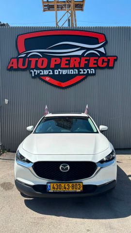 מודעת רכב מאזדה CX-30