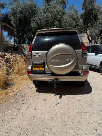 טויוטה לנד קרוזר