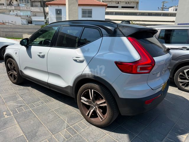 וולוו XC40