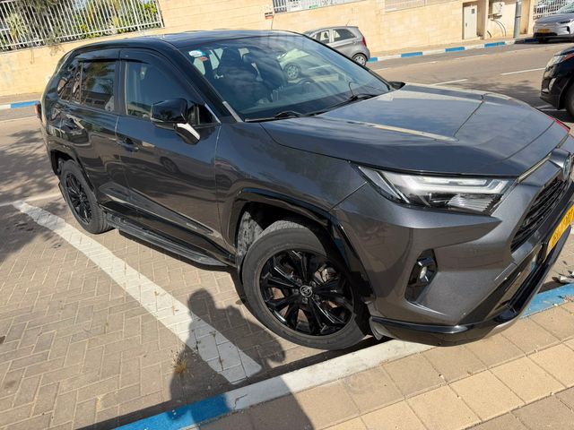 טויוטה RAV4