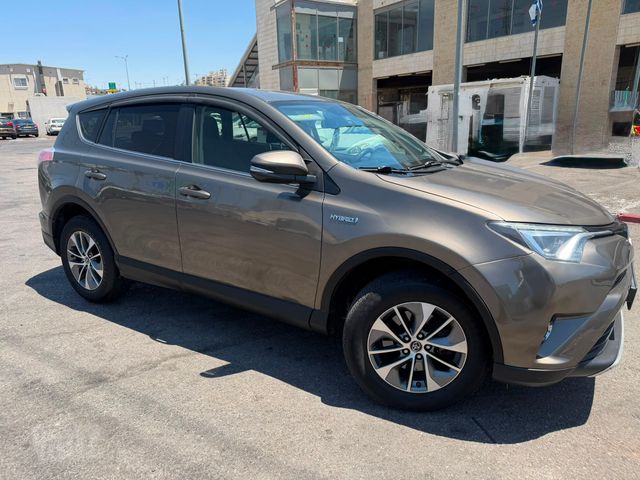 טויוטה RAV4