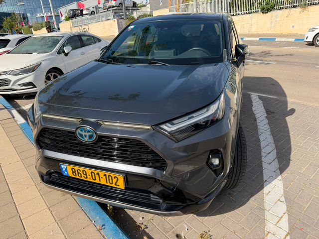 מודעת רכב טויוטה RAV4