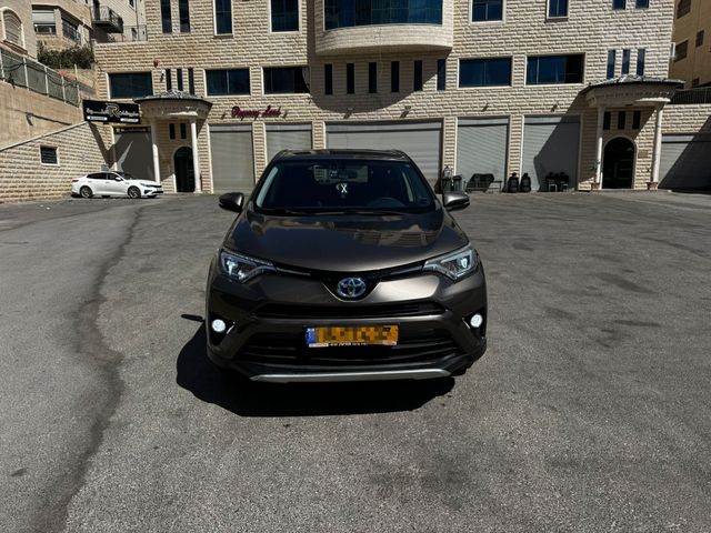 טויוטה RAV4