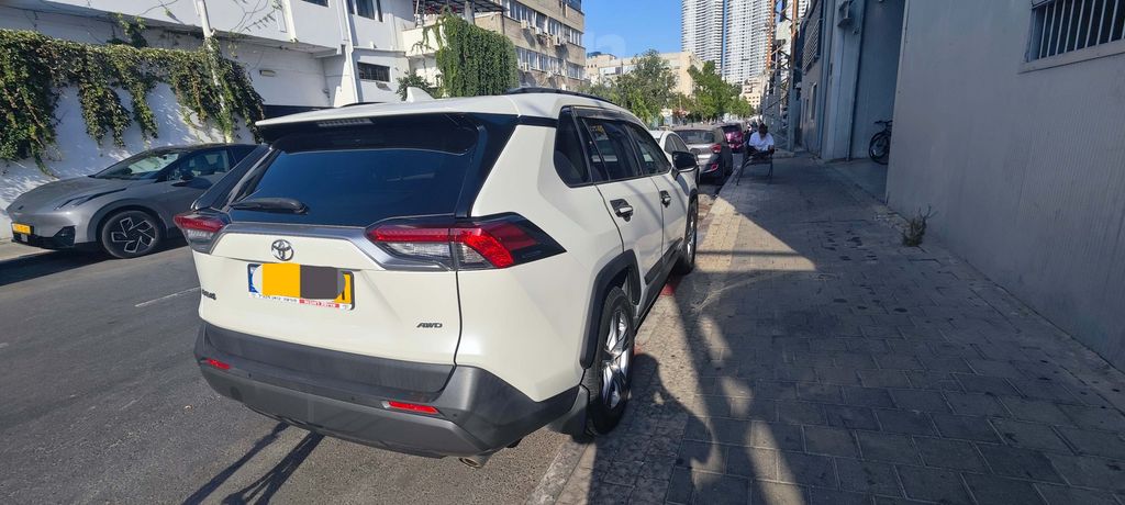 טויוטה RAV4