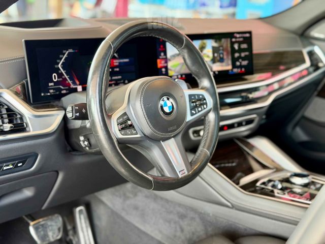 ב מ וו X6