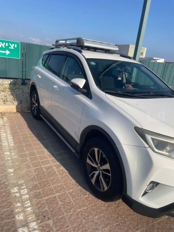 טויוטה RAV4
