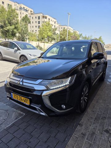מיצובישי אאוטלנדר