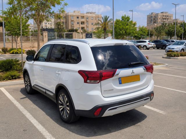 מודעת רכב מיצובישי אאוטלנדר