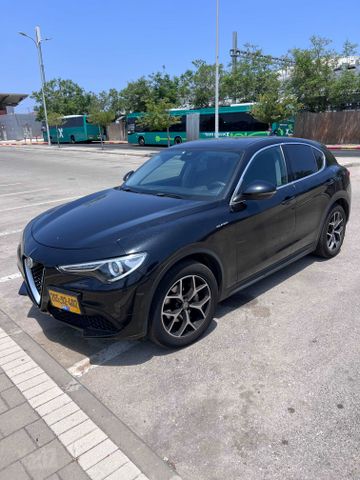 אלפא רומיאו סטלביו