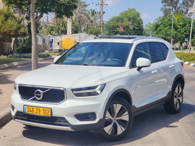 מודעת רכב וולוו XC40