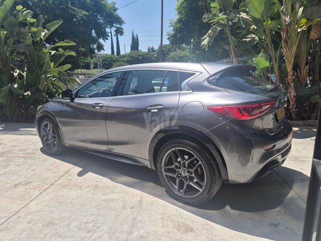 אינפיניטי Q30