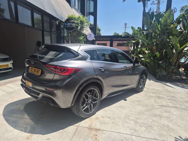 אינפיניטי Q30