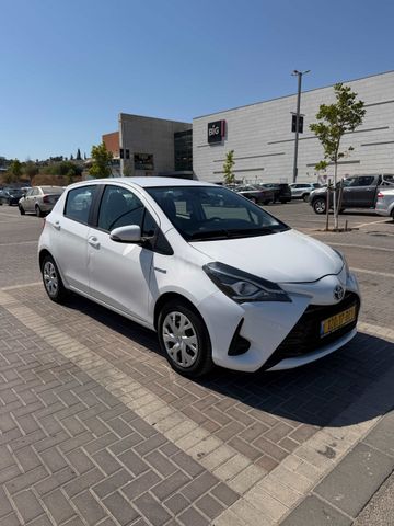 טויוטה יאריס