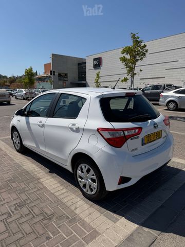 טויוטה יאריס