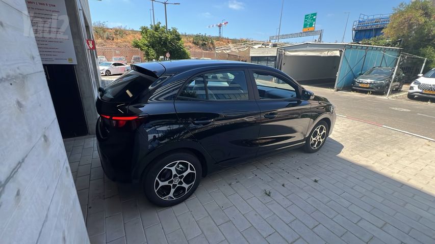 אם ג'י MG3