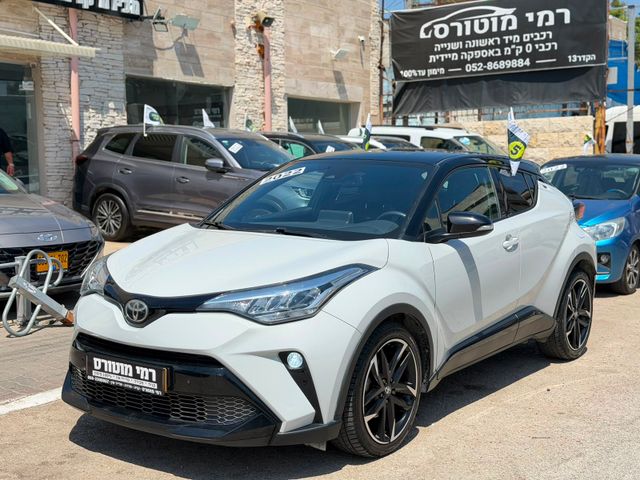 מודעת רכב טויוטה C-HR