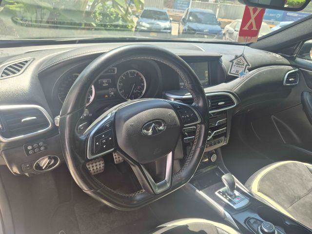 אינפיניטי Q30