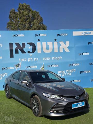 טויוטה קאמרי