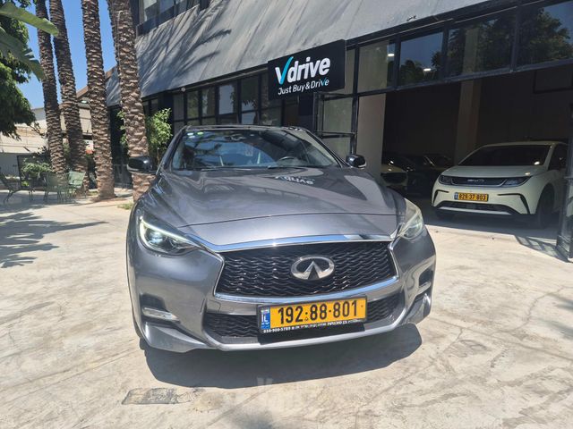 אינפיניטי Q30