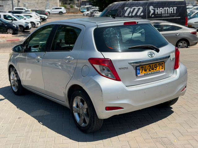טויוטה יאריס