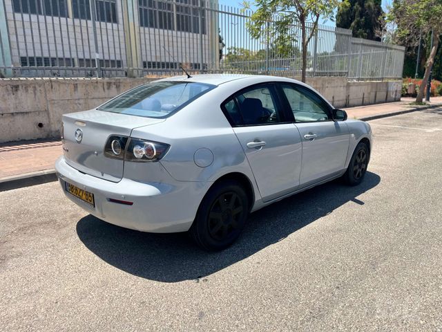 מאזדה 3
