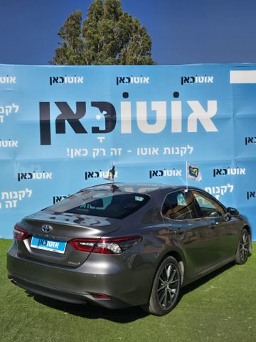 טויוטה קאמרי