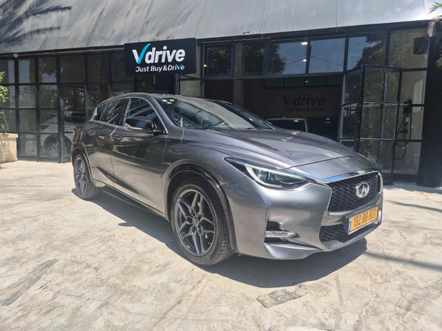 אינפיניטי Q30