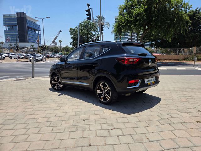 אם ג'י ZS