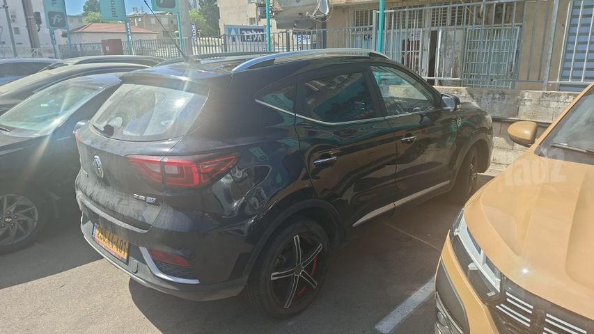 מודעת רכב אם ג'י ZS
