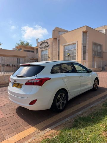 יונדאי i30