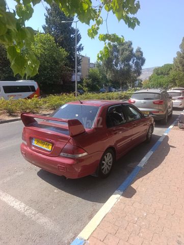 מיצובישי לנסר