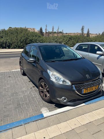 פיג'ו 208
