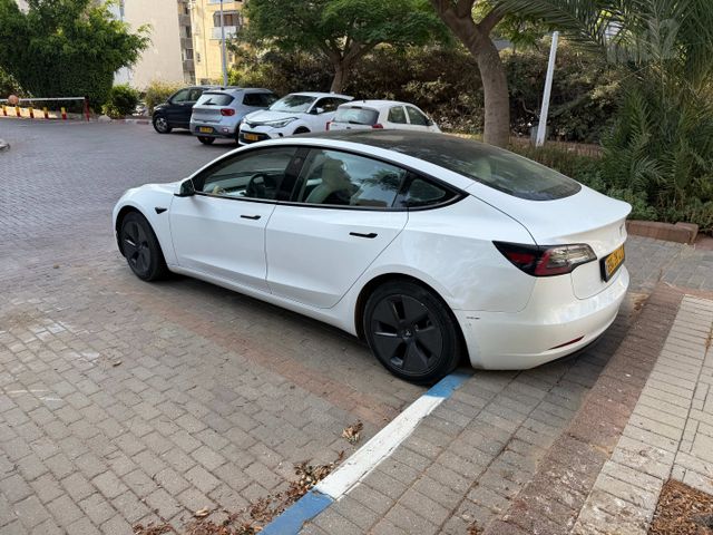 טסלה מודל 3